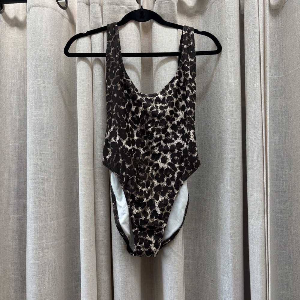 Norma Kamali Black and White Garment